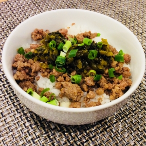 ミニ高菜そぼろ丼